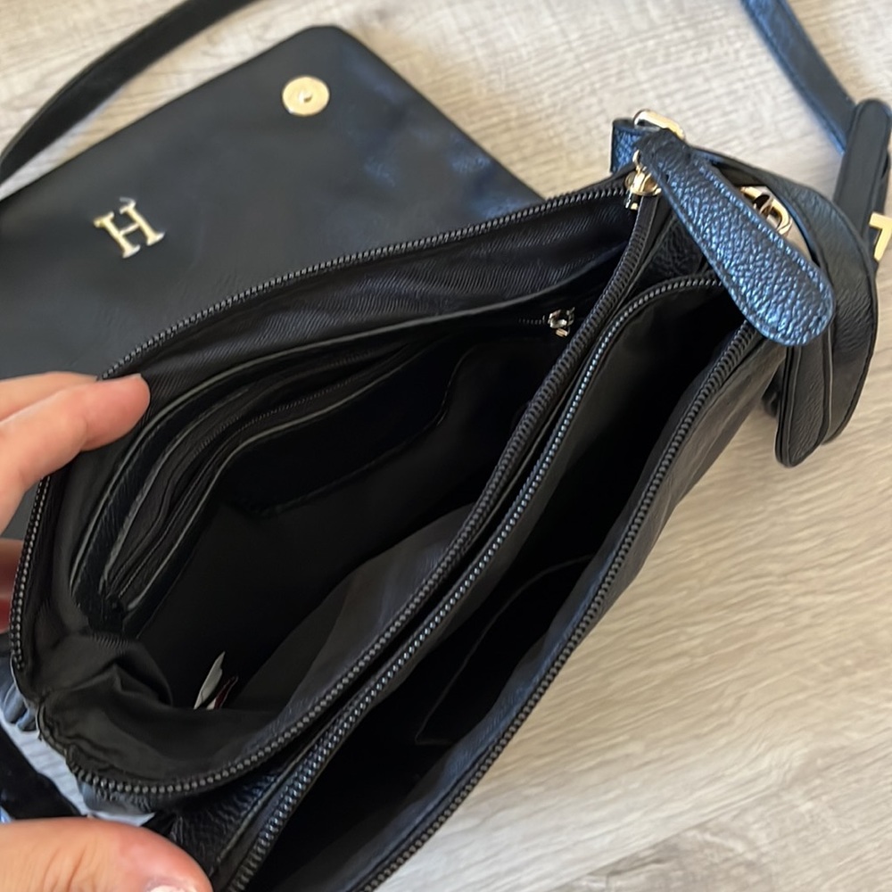 Leather crossbody bag with Initial H - Picture 4 of 10
